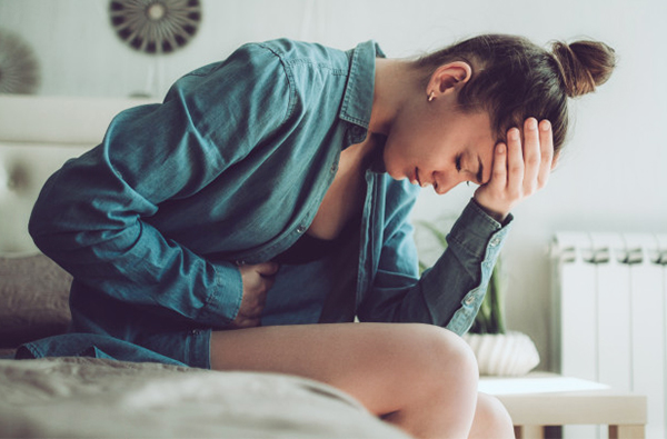 【型男保健】7個症狀透露你的腸胃可能出問題了！掉頭髮、睡不好都要注意