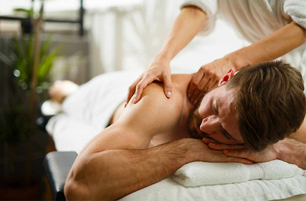 【型男Care】5種方式舒緩身體壓力疼痛！按摩、芳療改善身心問題