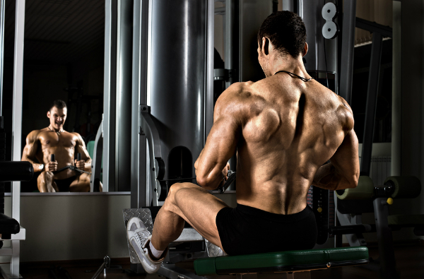4組動作強化你的背部肌群，打造寬厚V型背肌