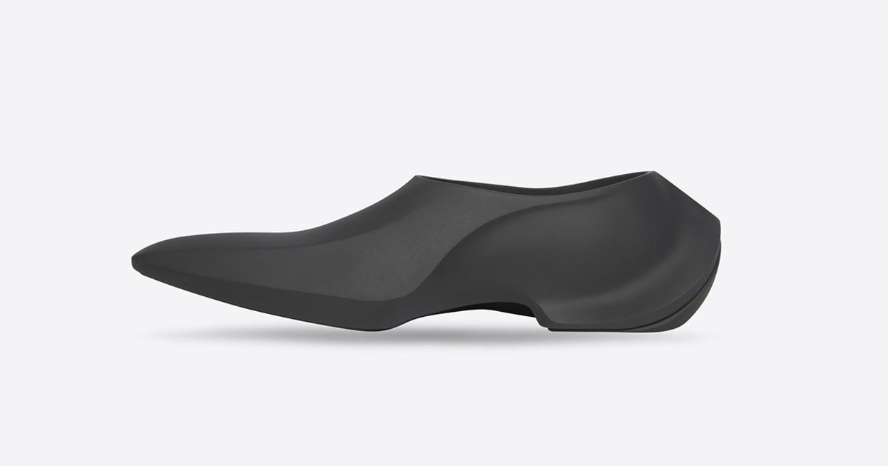Balenciaga 又出招？全新太空鞋「Space Shoe」開放預購，一雙要價2萬5千元！