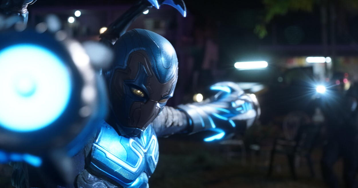 DC 全新英雄登場！《藍甲蟲》靠「想像力」解鎖新技能，全新預告曝光