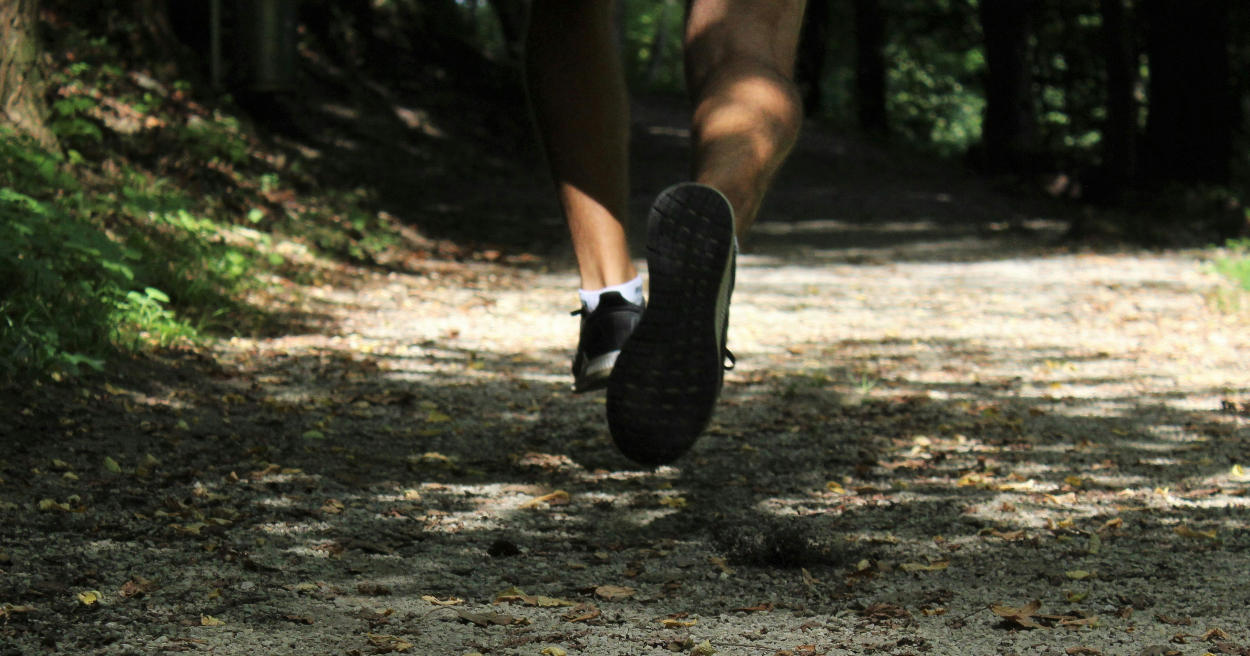 慢跑總會下背痛？注意好慢跑的要點才能跑得健康