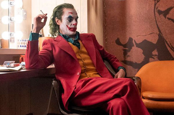 《小丑》刷新DC紀錄，已成為影史最賣座的R級電影！網友：「死侍」會怎麼說？