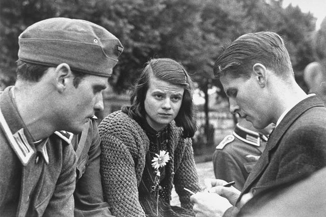 (中)索菲.蕭爾(Sophie Scholl)
