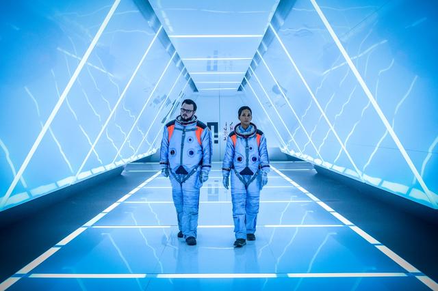 抬起頭！億萬大導強攻春節檔，《月球殞落》億萬美金打造星球對撞場景！