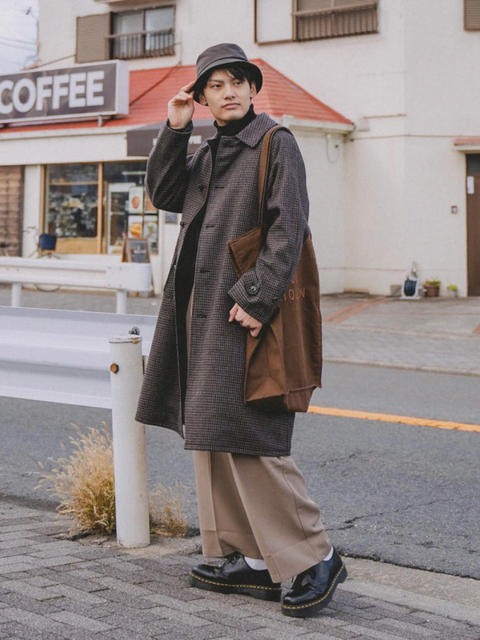 包包才是穿搭靈魂！手提袋超實用、托特包顯文青、小包俐落率性，別讓口袋設計破壞比例