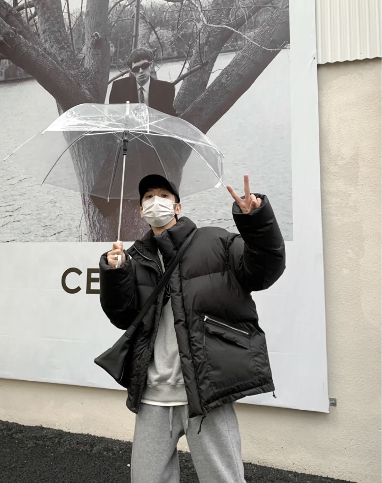 梅雨、雨天怎麼穿？6招「雨天穿搭」秘訣：學生、上班族通勤都適合！